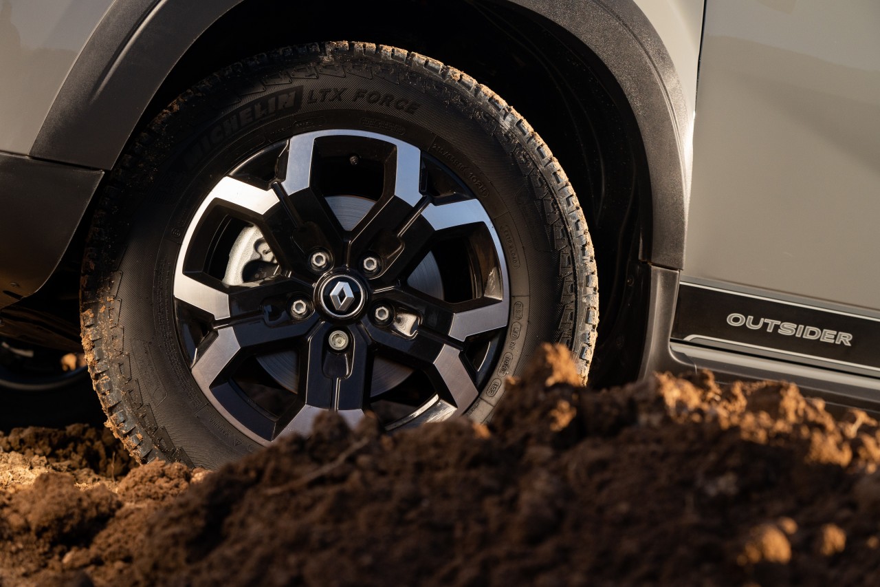 Renault Oroch: Hhc8bUOS9WeiwPQYLu2dE64zALNhHd-metaT1JPQ0gtT1VUU0lERVIgKDI0KS5qcGc=-.jpg