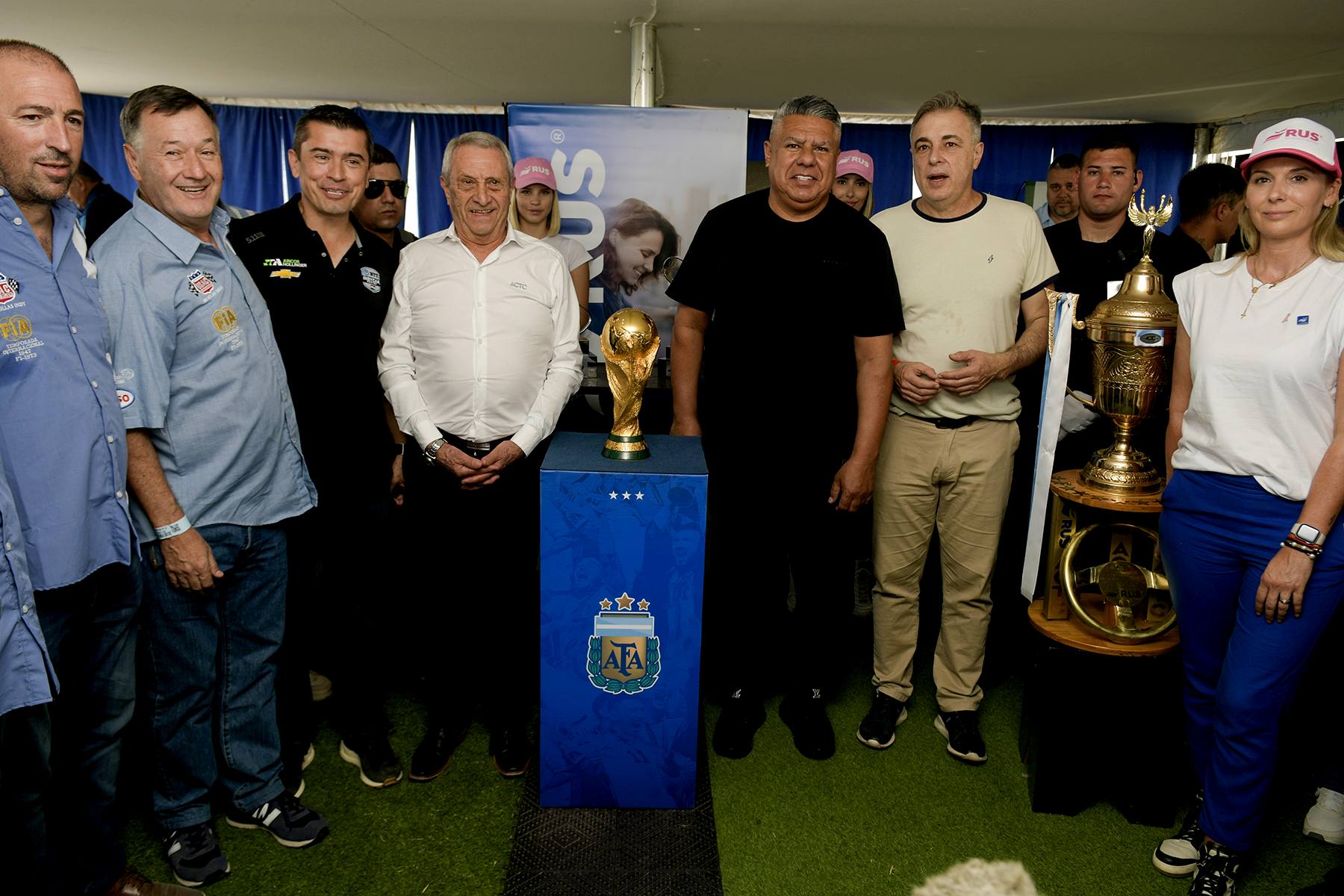 El automovilismo homenajeó a la Selección Argentina: 65236.jpg