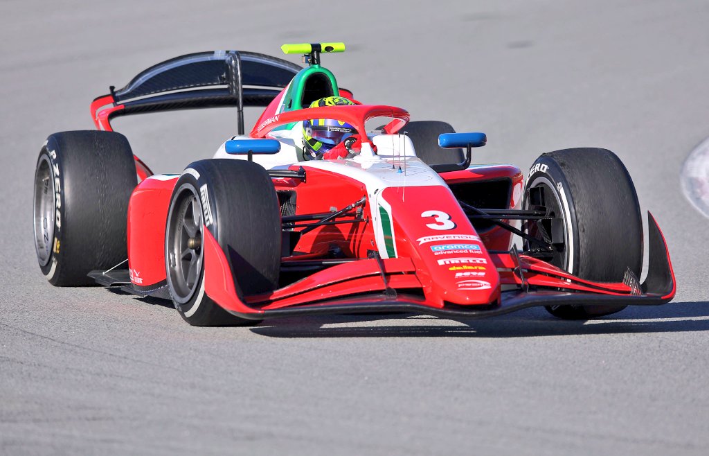 Compartimos galería de imágenes de los nuevos autos de F2: GEoZuCPWoAAqo0v.jpeg