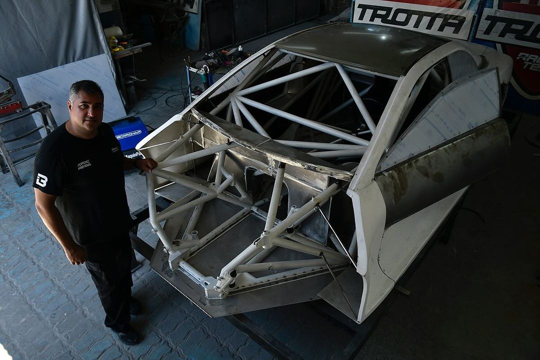 Así está el nuevo Torino: ¡Más+cerca+de+las+pistas!En+la+ciudad+de+Chacabuco+se+escribe+la+historia+del+Torino+TC+2024++El+primer+Torino+del+TC+2024+continúa+su+proceso+de+desarrollo+en+el+taller+del+@trottaracing,+a+cargo+del+Ing.+Gabriel+M.jpg