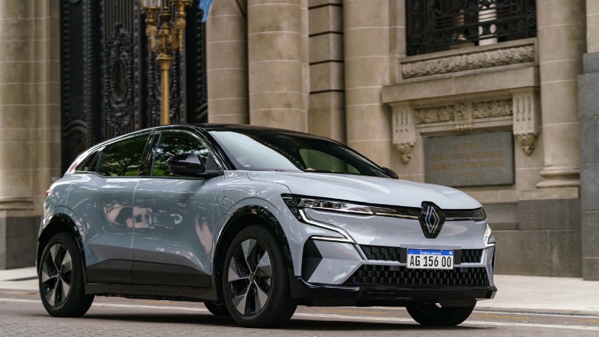 Mirá los lujosos autos de los pilotos de F1: renault-megane-e-tech-1789829.jpg